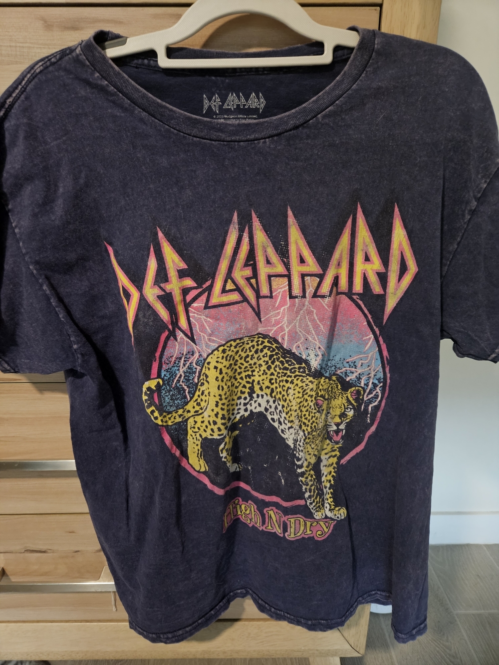 Def Leppard Black Short Sleeve Graphic Tee with Yellow Leopard